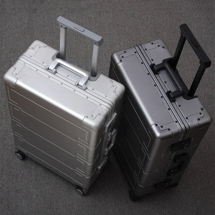 Pristina aluminium koffer: lichtgewicht met 360 graden wielen en TSA slot voor zorgeloos reizen.