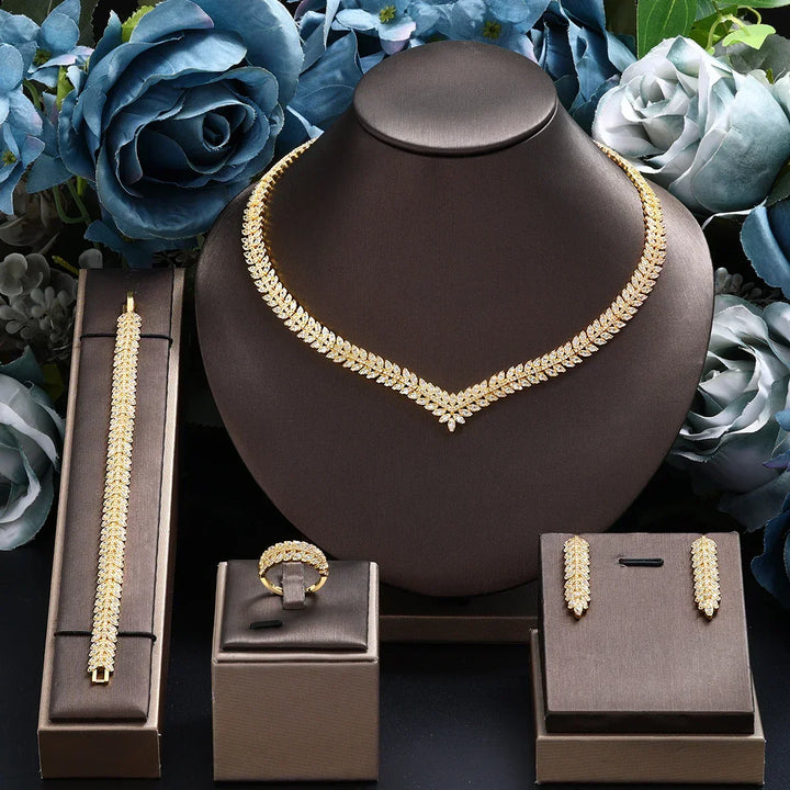 Luxe bruids zirkonia sieradenset voor dames met halsketting, oorbellen en armband. Perfect voor bruiloft.