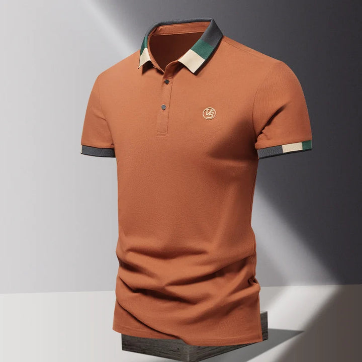 Comfortabele, ademende herenpolo, essentieel voor een frisse zomer look en stijlvolle casual momenten.