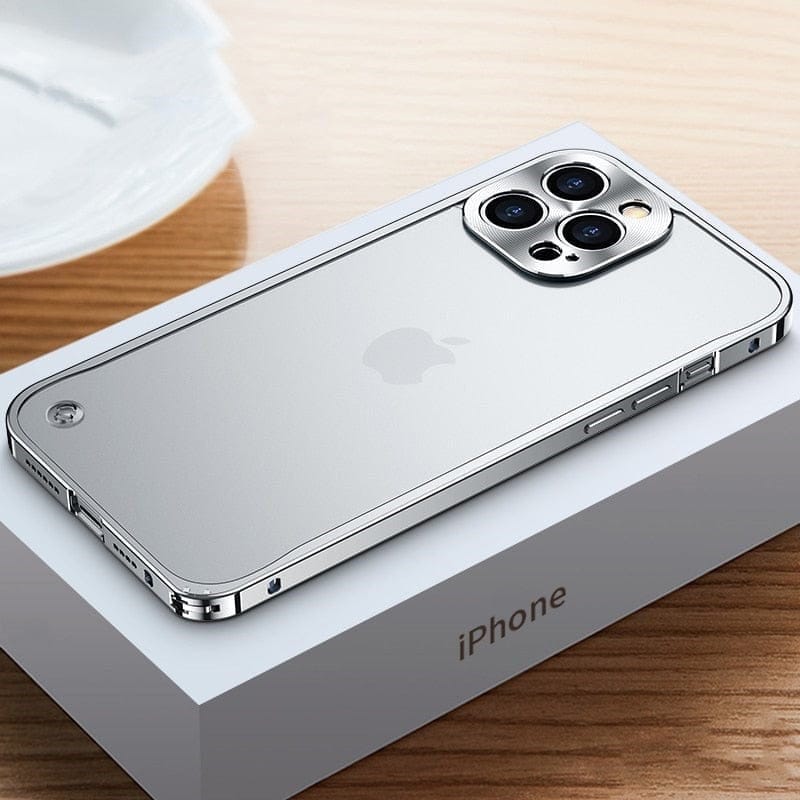 Stijlvolle gouden iPhone metalen hoes, een premium aluminium telefoonhoesje voor een elegante look en bescherming.