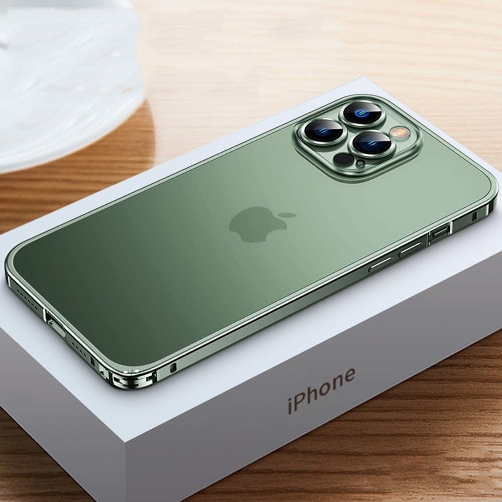 Zilveren aluminium iPhone hoes, een slank en luxe design dat optimale bescherming biedt aan je smartphone.