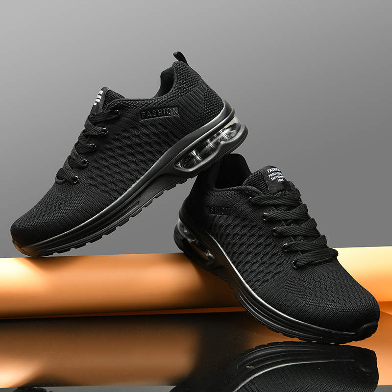 Rode en zwarte damessneakers met flexibele loopzool