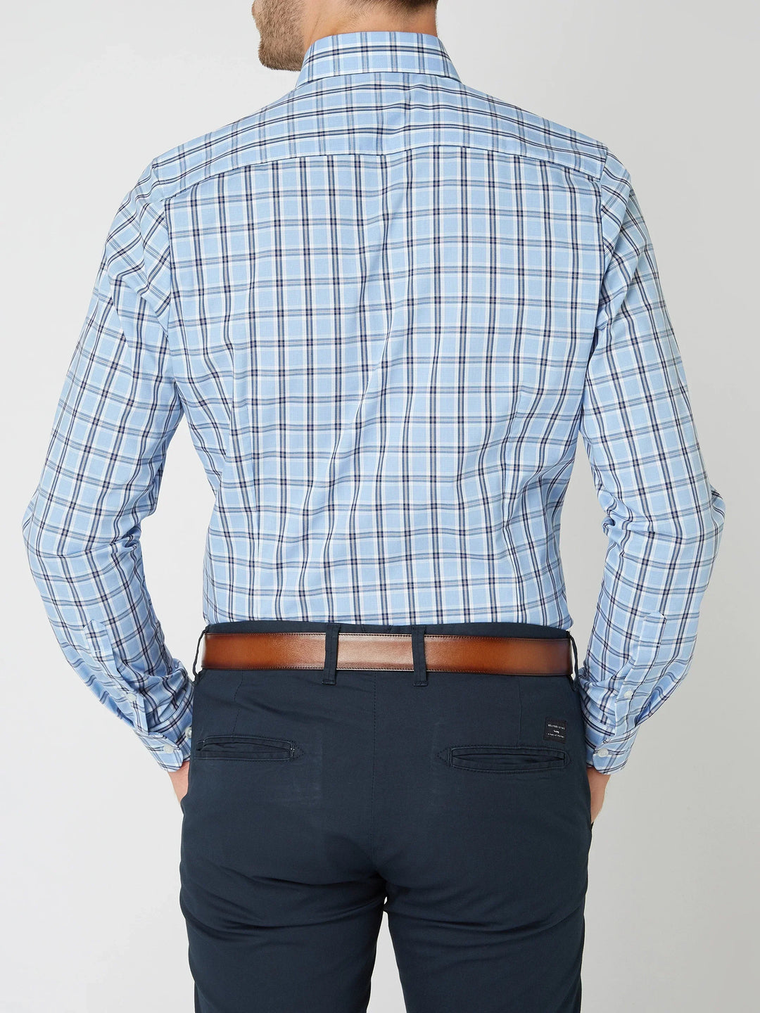 Smart-casual geruit overhemd voor mannen, combineert stijl met dagelijks comfort en duurzaamheid.