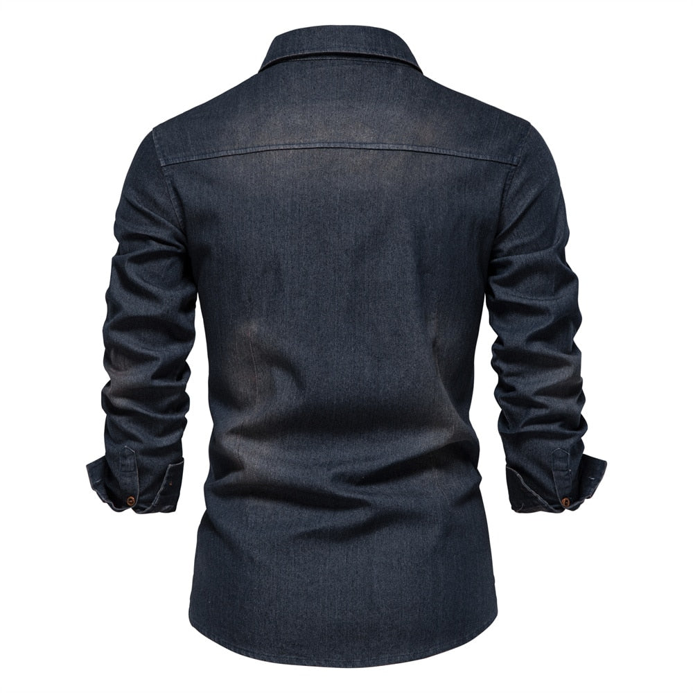 Stijlvol blauw denim heren overhemd, slim fit met lange mouwen. Een comfortabel en veelzijdig casual overhemd voor mannen.