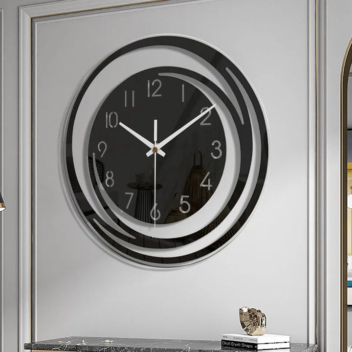 "Moderne cirkel design wandklok met strakke lijnen, eigentijds en elegant voor stijlvol interieur, woonkamer of kantoor."