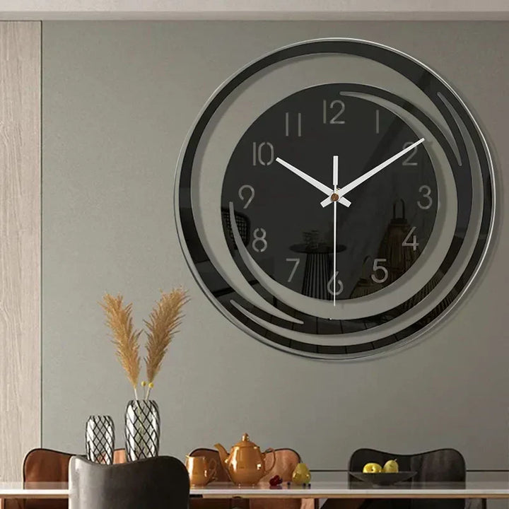 "Moderne cirkel design wandklok met strakke lijnen, eigentijds en elegant voor stijlvol interieur, woonkamer of kantoor."