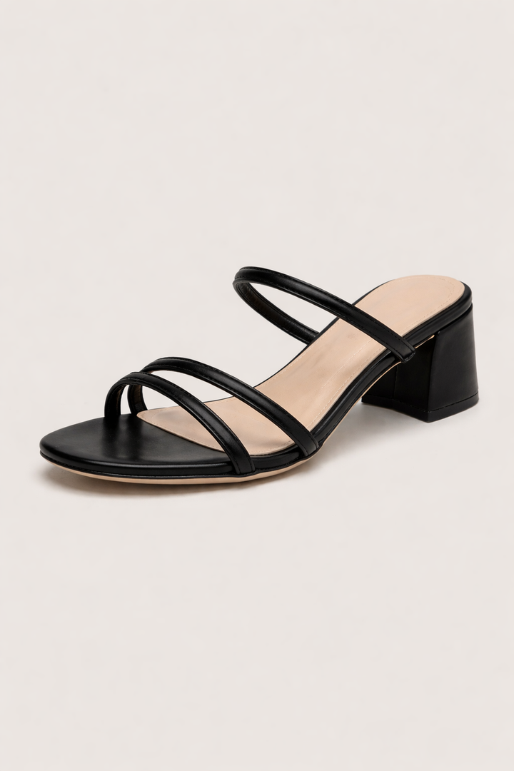 Comfortabele damessandalen met stabiele brede hak en kruisbandjes, perfect voor casual zomerlooks.