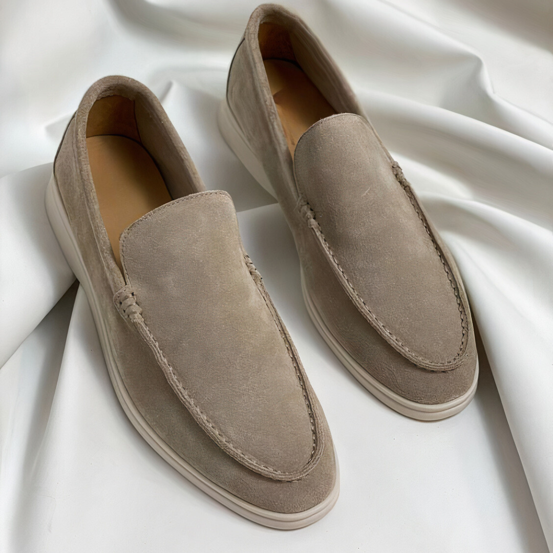"Navy blauwe suède loafers voor heren, lichtgewicht en ademend, ideaal voor elke gelegenheid, casual en formeel."