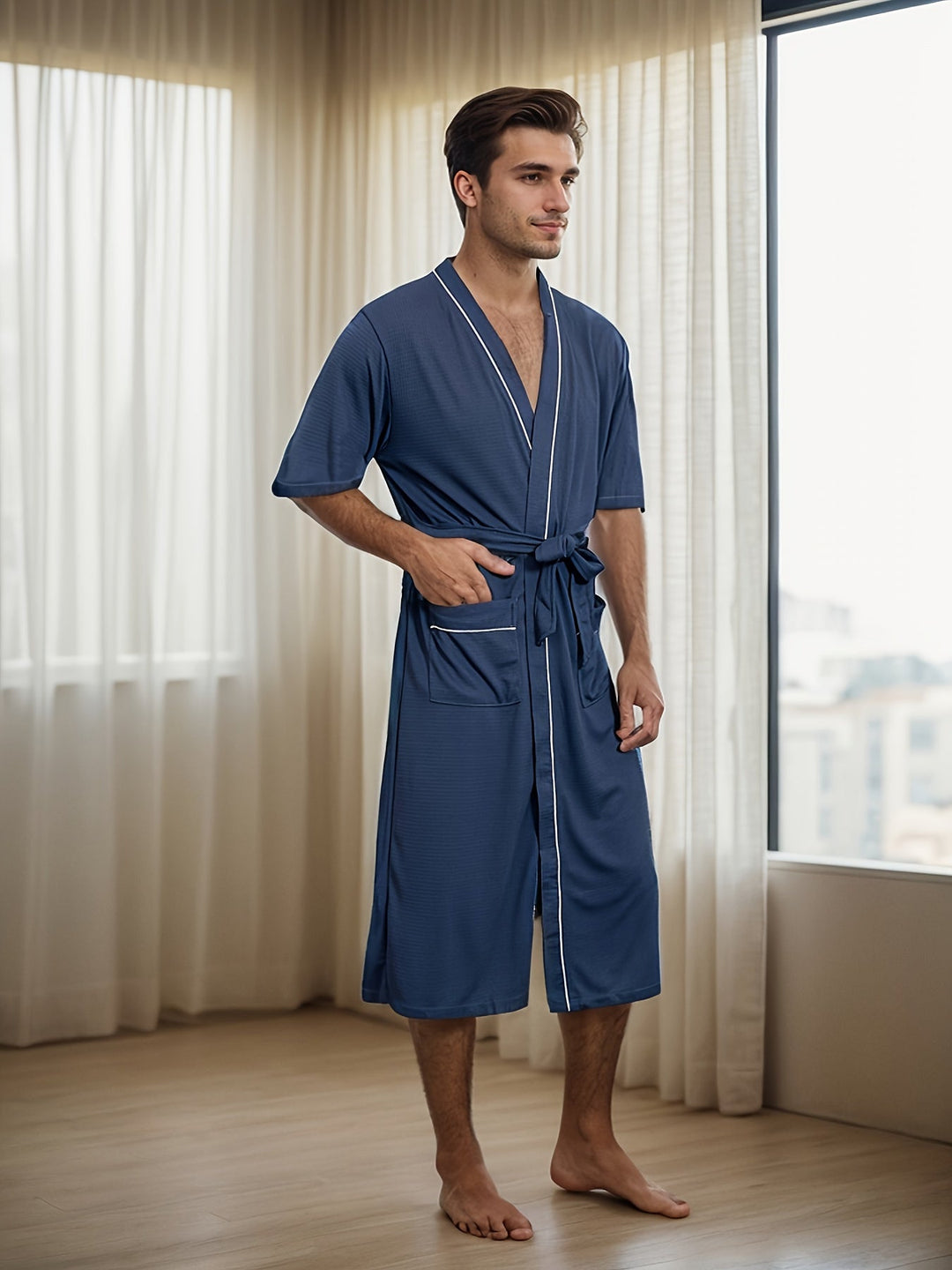 "Noah stijlvolle korte mouw herenbadjas, effen kleur, V-hals, dubbele zakken, comfortabele stof, accessoire heren."