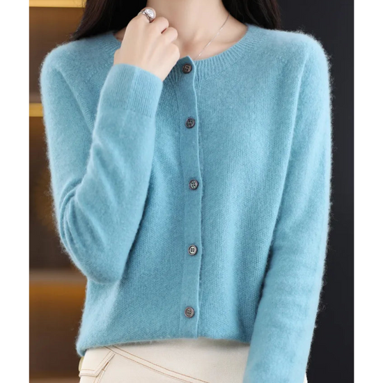 Elegant dames cardigan, zacht en comfortabel. Perfect voor een stijlvolle casual look of speciale gelegenheid.