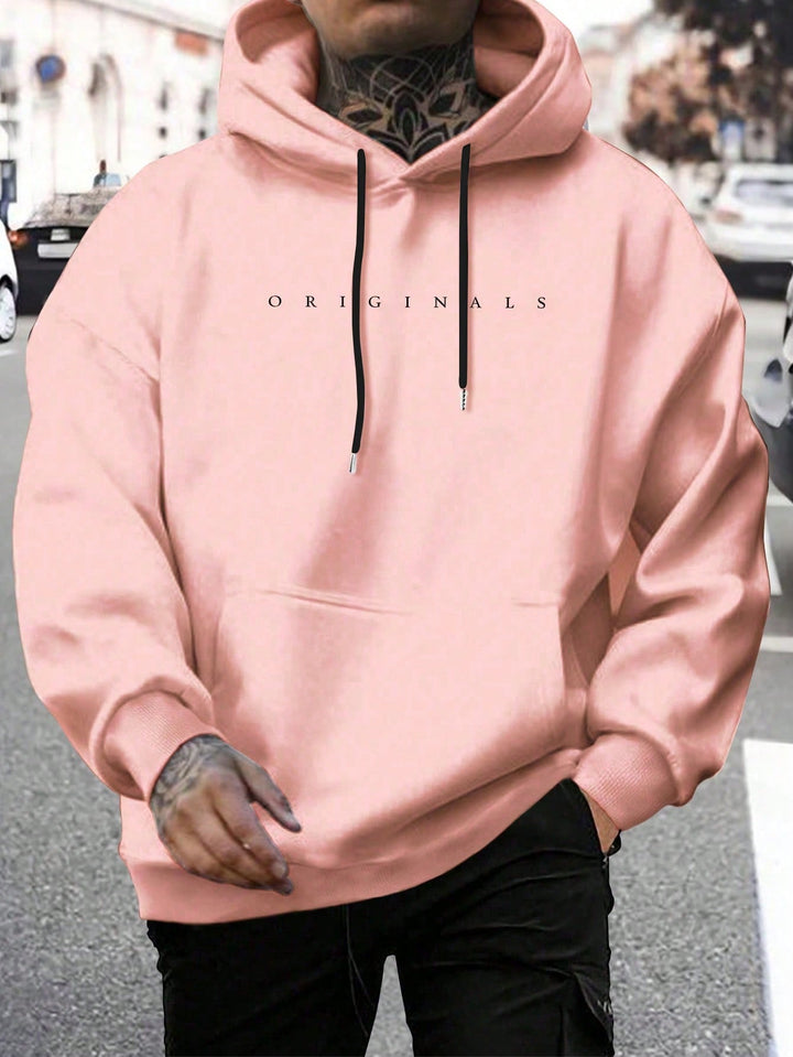 Casual heren hoodie met capuchon en trendy letterprint, comfortabel voor lente- en herfstdagen.