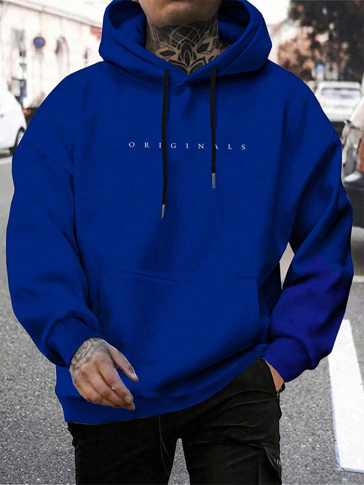 Heren sweater met capuchon en unieke letterprint, een comfortabele en modieuze pullover hoodie.