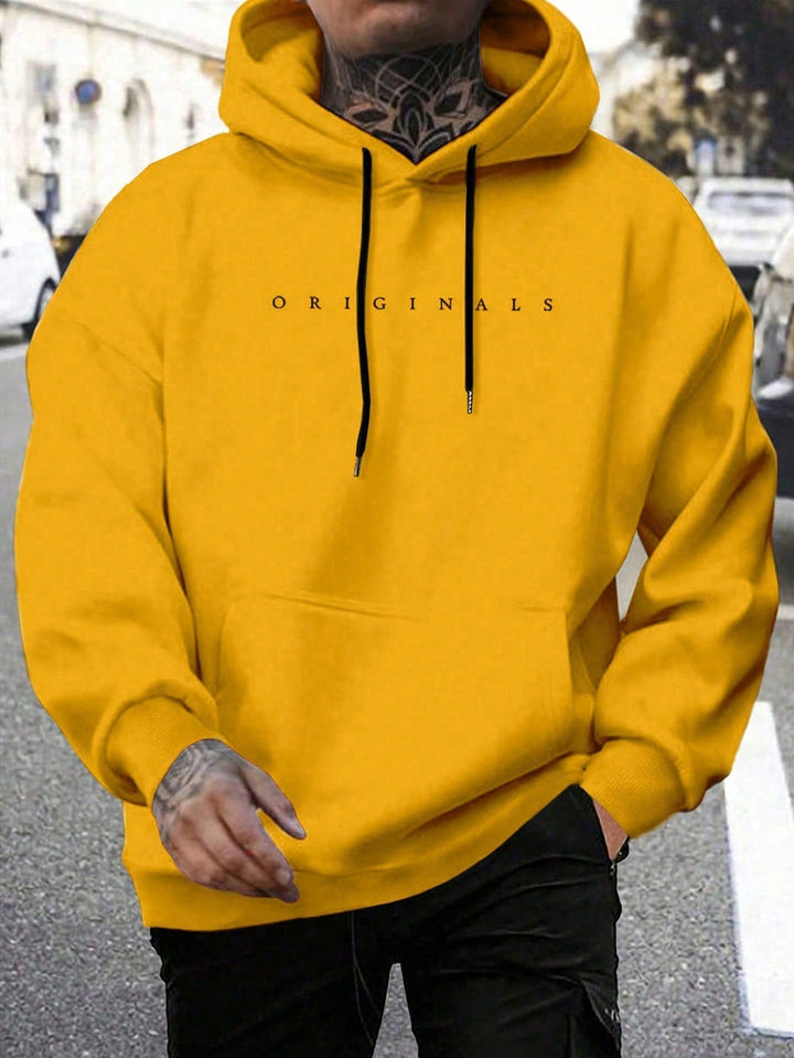 Heren casual hoodie met capuchon en trendy letterprint, comfortabele pullover voor dagelijks gebruik.