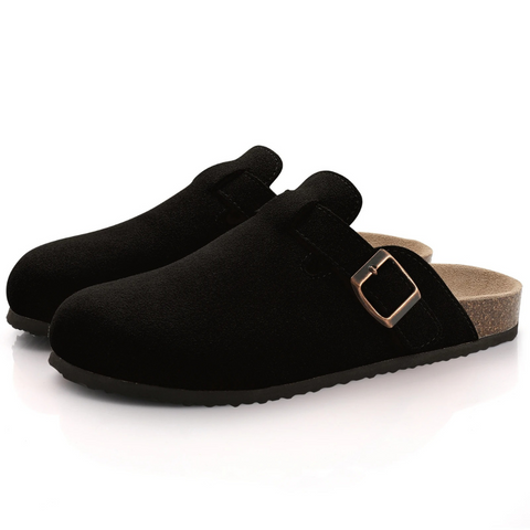 Zwarte comfort pantoffels met antislipzool, ideaal voor veiligheid binnenshuis.