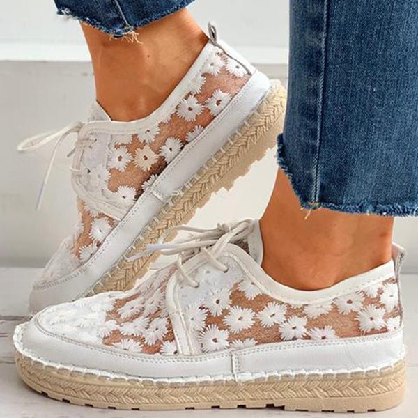 "Orthopedische damessneakers met stijlvol borduurwerk, comfortabel en elegant, ideaal voor dagelijks gebruik."