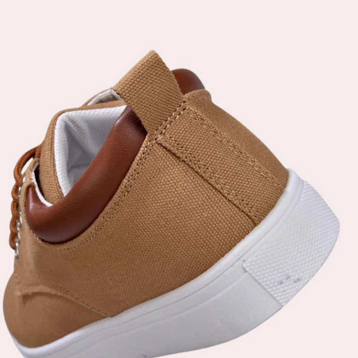 Orthopedische heren sneakers in khaki, zijkant weergave, robuust design, ideaal voor comfort en stijlbewuste mannen.