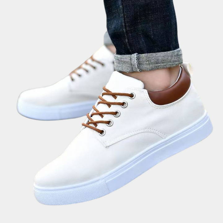 Orthopedische heren sneakers in khaki, zijkant weergave, robuust design, ideaal voor comfort en stijlbewuste mannen.