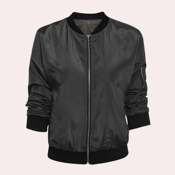 "Rode Ilaria zomerjas voor dames, lichtgewicht bomberjack in trendy kleur, ideaal voor zomerdagen, met zakken en ritssluiting