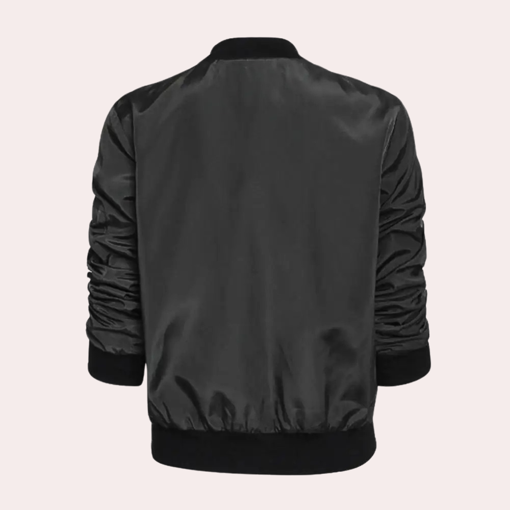 "Rode Ilaria zomerjas voor dames, lichtgewicht bomberjack in trendy kleur, ideaal voor zomerdagen, met zakken en ritssluiting