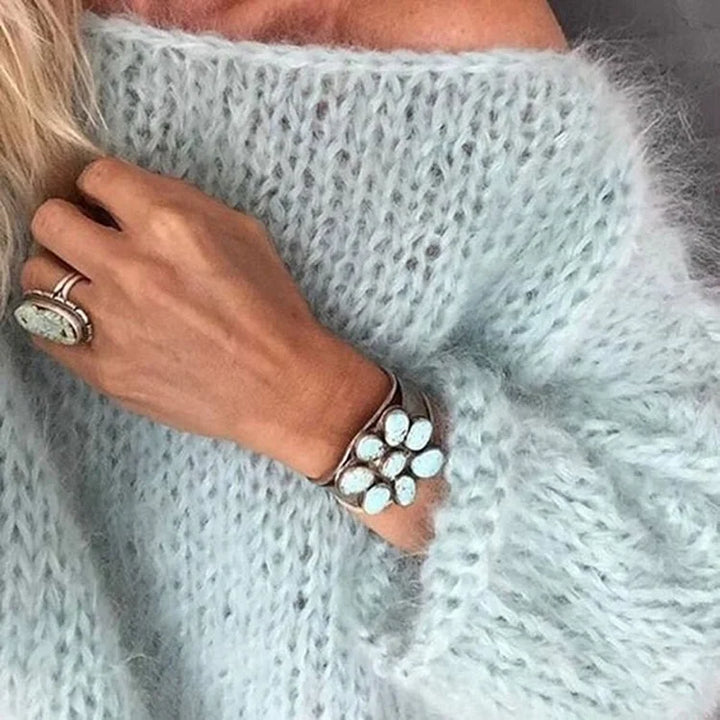 "Roze oversized mohair trui, zacht en luchtig, voor casual damesoutfits. Trendy en warm met luxe uitstraling."
