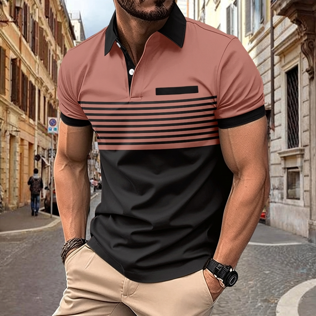 Achterkant van een ademende korte mouw herenpolo in casual stijl