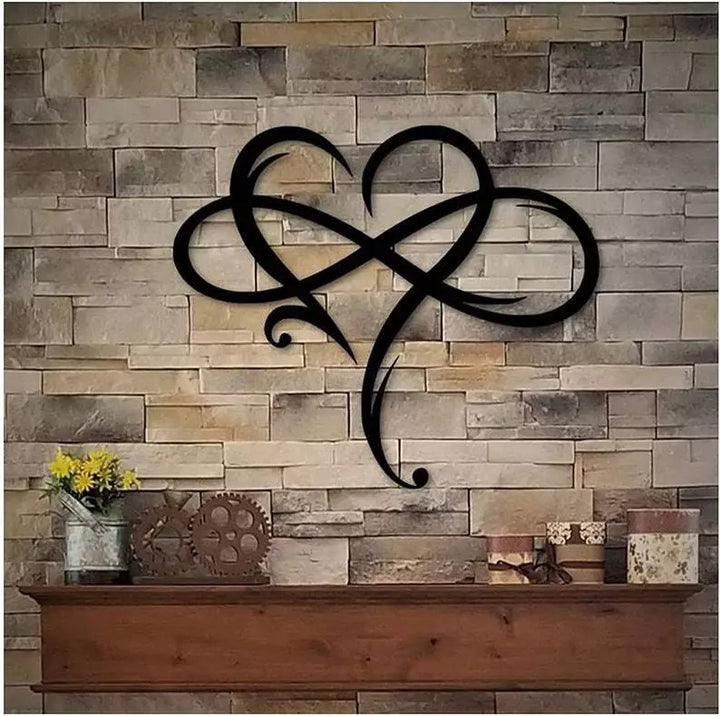 Metalen wanddecoratie in oneindig hart vorm als uniek cadeau idee voor huisdecoratie