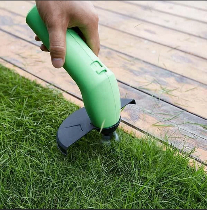 "Snoerloze heggenschaar met ergonomisch handvat, scherpe 45 cm messen, ideaal voor nauwkeurig snoeien zonder snoeren."