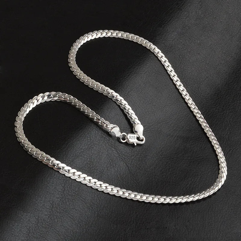 Sterling zilveren halsketting, tijdloze elegantie, glanzend 925 zilver, verfijnde afwerking, perfect voor elke gelegenheid.