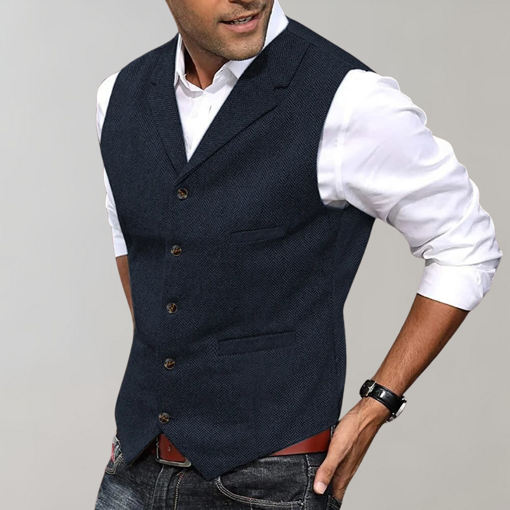 Elegant heren vest met omgeslagen hals en functionele zakken, een veelzijdig stuk bovenkleding.