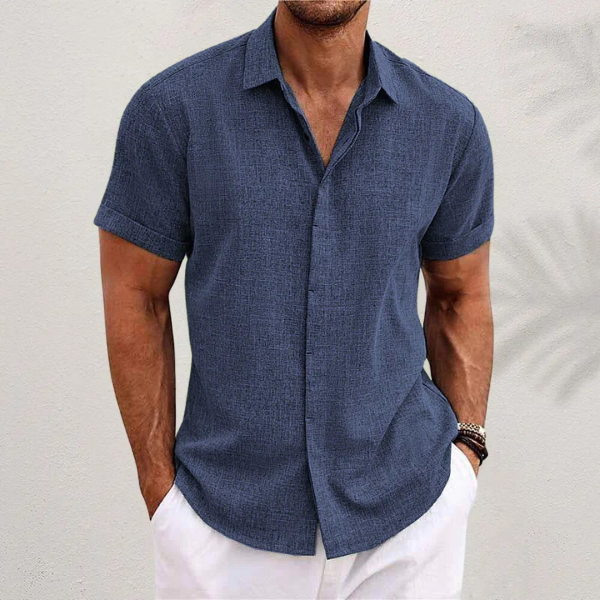"Stijlvol kort mouw overhemd met katoen-linnen mix, ideaal voor casual wear, afgebeeld met comfortabele pasvorm en frisse uit