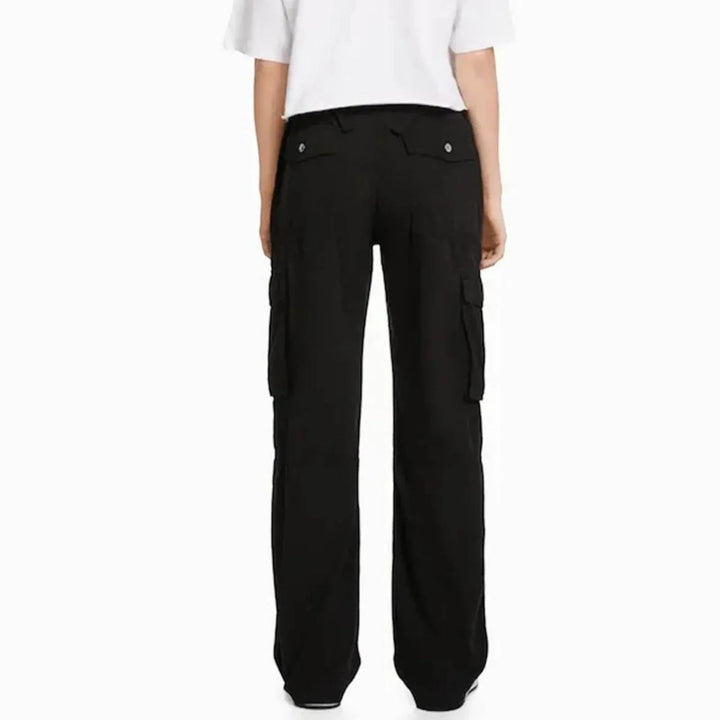 Stijlvolle blauwe cargo broek met verstelbare taille en cargozakken, ideaal voor moderne vrouwen. Comfortabel en trendy.