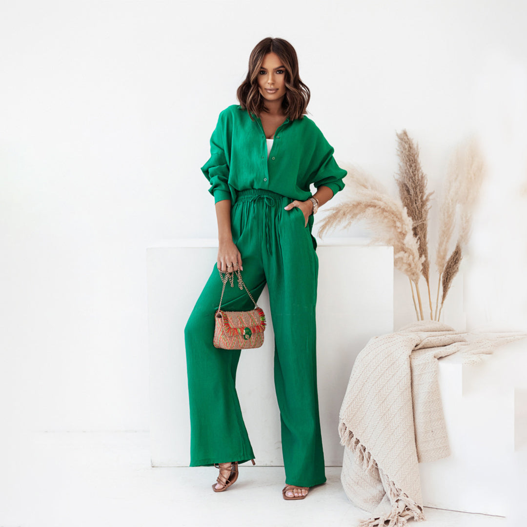 Veelzijdige dames co-ord set in crinkle stof, stijlvol en comfortabel voor elke zomerse gelegenheid. Damesset.