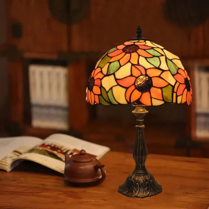 "Stijlvolle draadloze LED tafellamp met verstelbare kleuren, ideaal voor sfeervolle verlichting in elke kamer."