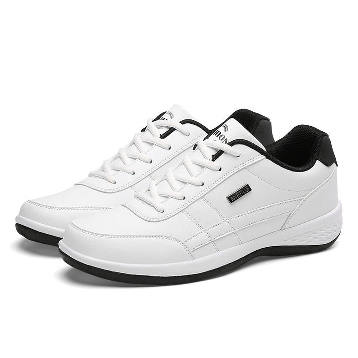 "Stijlvolle en comfortabele Lucas heren sneakers met veters, leer en verkrijgbaar in blauw, wit, zwart. Geschikt voor elke ge