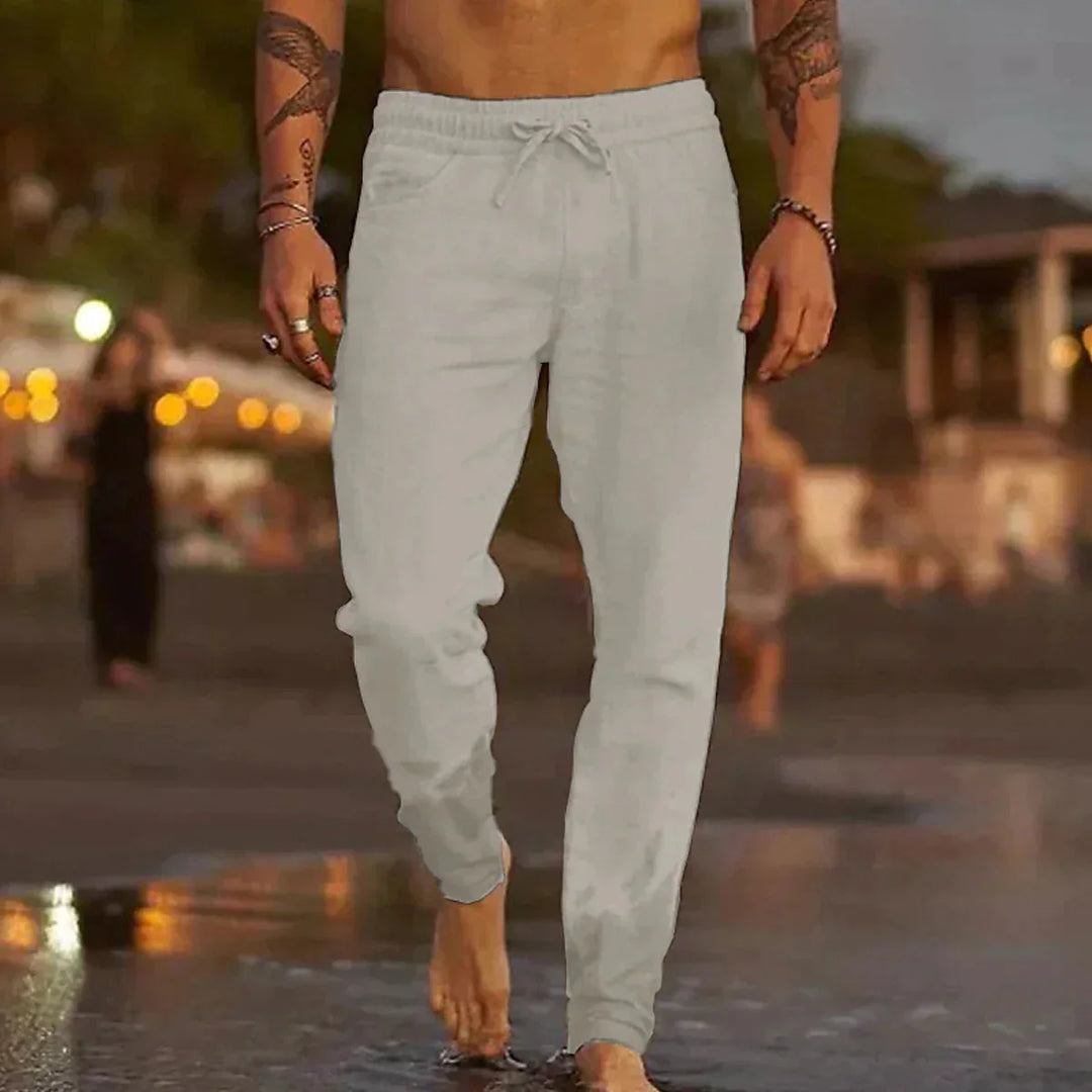 Moderne herenbroek met relaxte pasvorm en elastische taille, een comfortabele keuze voor mannenmode.