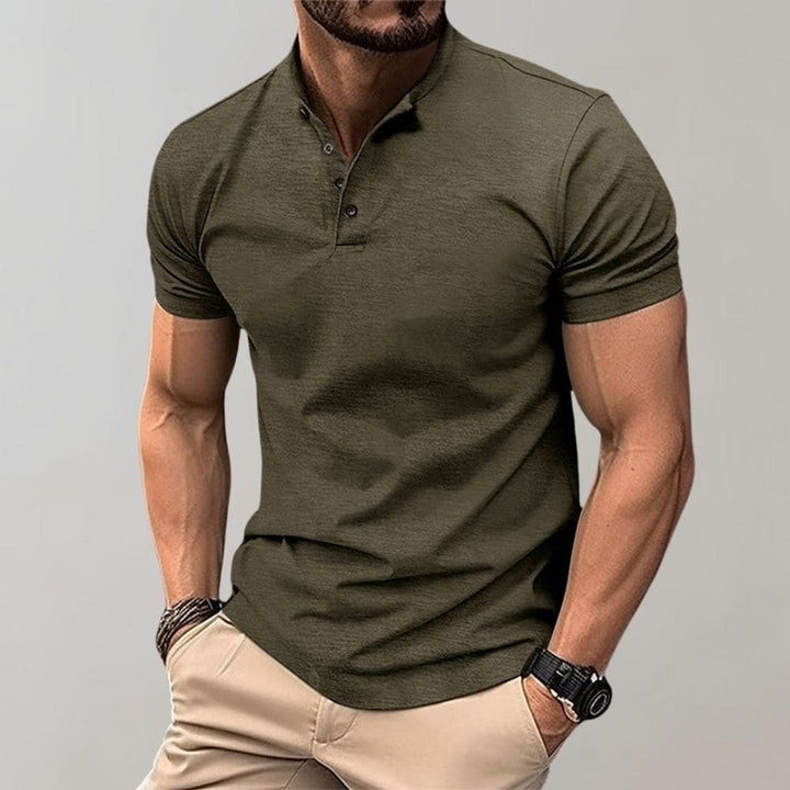 Elegante heren polo met unieke staande kraag en aansluitende slim fit, perfect voor de modebewuste man.