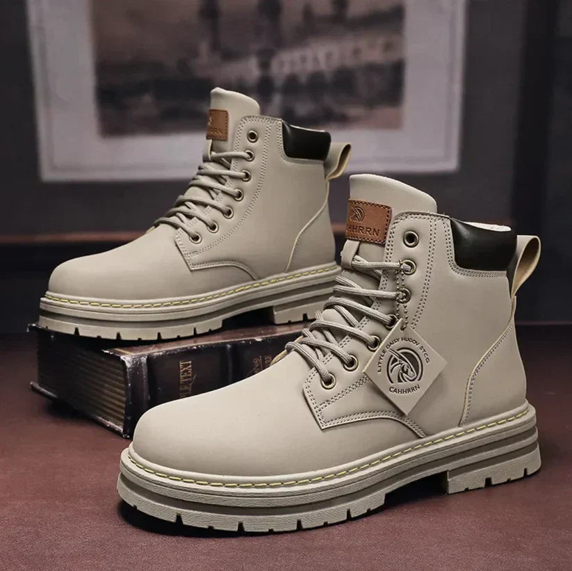 "Stijlvolle heren veterschoenen met klassieke uitstraling, hoogwaardige materialen, subtiele stiksels en stevige constructie.