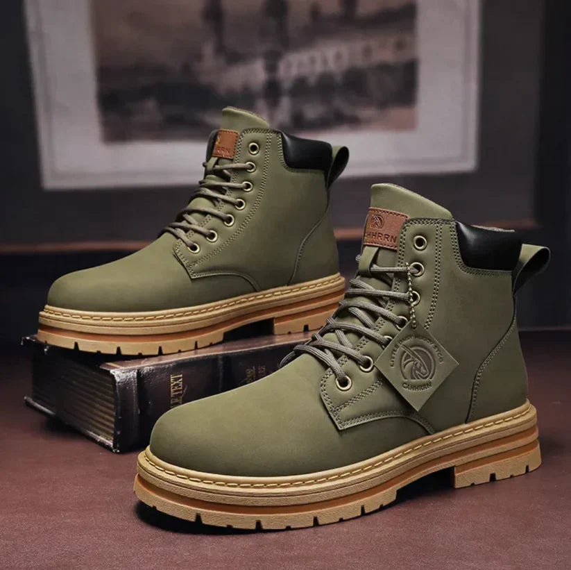 "Stijlvolle heren veterschoenen met klassieke uitstraling, hoogwaardige materialen, subtiele stiksels en stevige constructie.