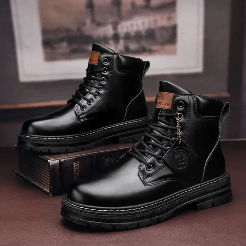 "Stijlvolle heren veterschoenen met klassieke uitstraling, hoogwaardige materialen, subtiele stiksels en stevige constructie.