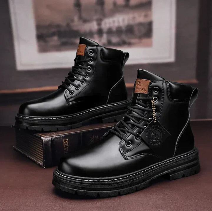 "Stijlvolle heren veterschoenen met klassieke uitstraling, hoogwaardige materialen, subtiele stiksels en stevige constructie.