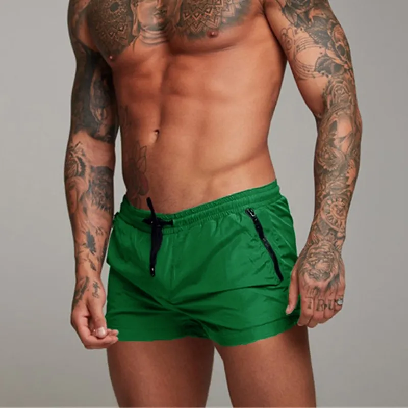 Stijlvolle heren zwembroek met sneldrogende eigenschappen en comfortabele pasvorm, verkrijgbaar in 9 kleuren, perfect voor strand en zwembad.