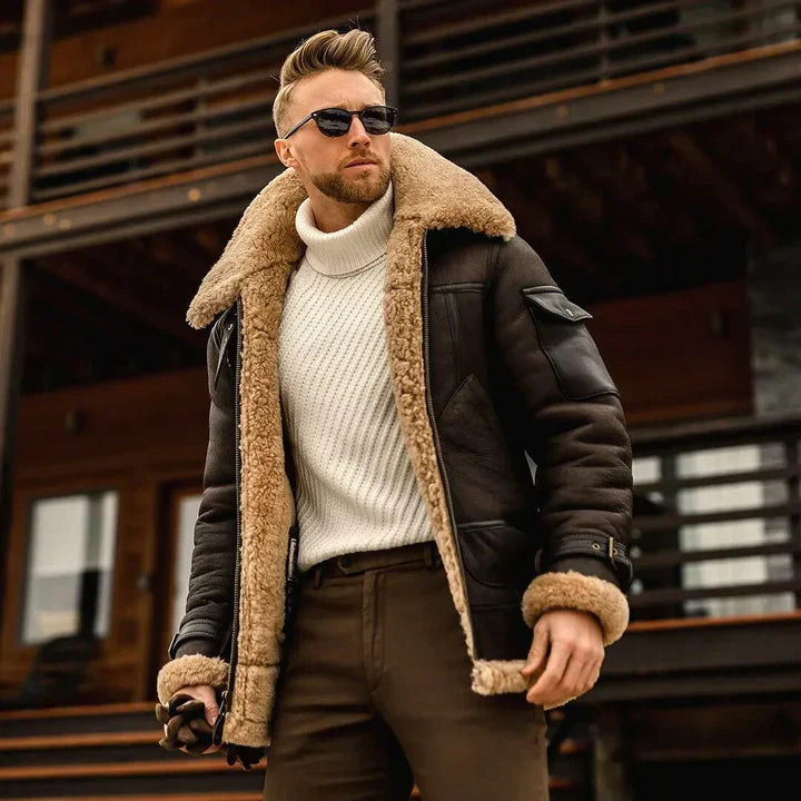 "Stijlvolle khaki winterjas voor heren, duurzaam en warm, ideaal voor winterkou en trendy uitstraling."