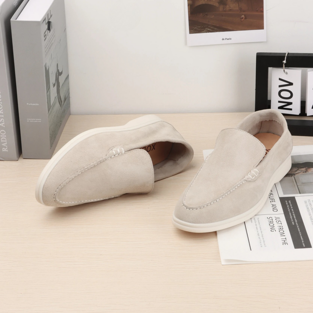 "Stijlvolle suède loafers dames, slip-on design, luxe en comfortabel met flexibele rubberen zool, ideaal voor elke dag."