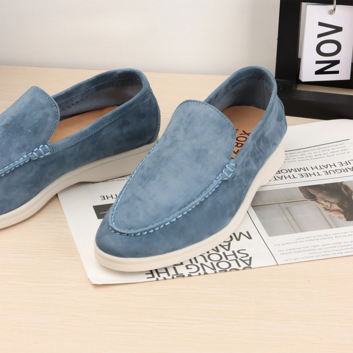 "Stijlvolle suède loafers dames, slip-on design, luxe en comfortabel met flexibele rubberen zool, ideaal voor elke dag."