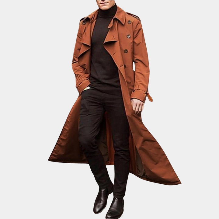"Stijlvolle waterafstotende lange heren trenchcoat in khaki met verstelbare mouwen en tijdloos ontwerp."