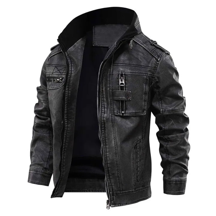 "Stoere zwarte leren jas voor heren met tijdloos design en duurzame pasvorm, perfect voor elke gelegenheid."