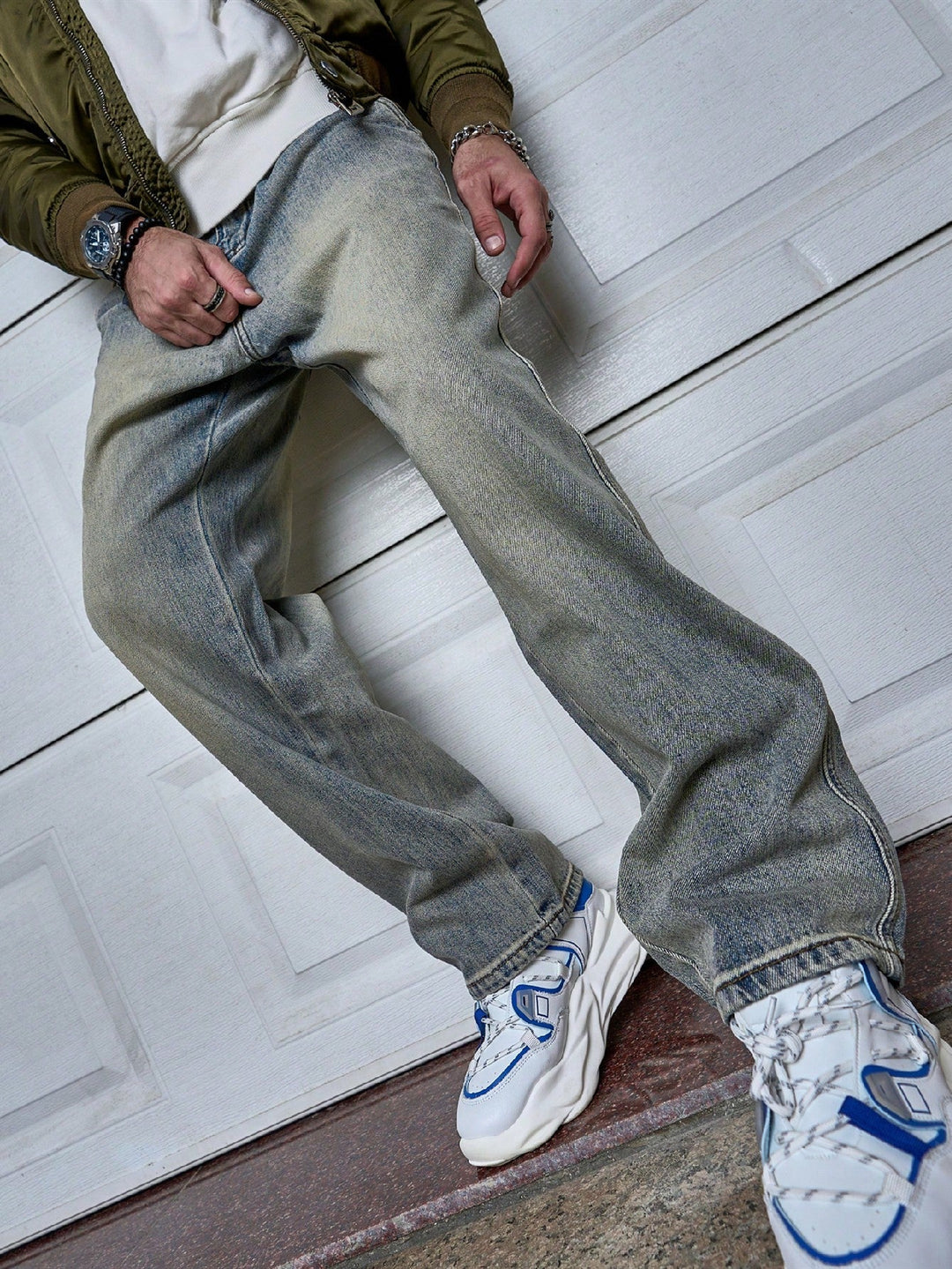 Stijlvolle herenjeans met straight-fit in donkerblauw, combineert comfort met een klassieke look.