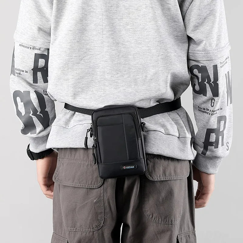 "Tactische heren crossbody tas, robuust ontwerp met meerdere opbergvakken, verstelbare riem, ideaal voor dagelijks gebruik."