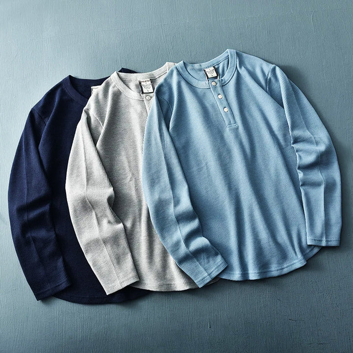 Heren henley t-shirt met lange mouwen en subtiele knoopsluiting in casual stijl