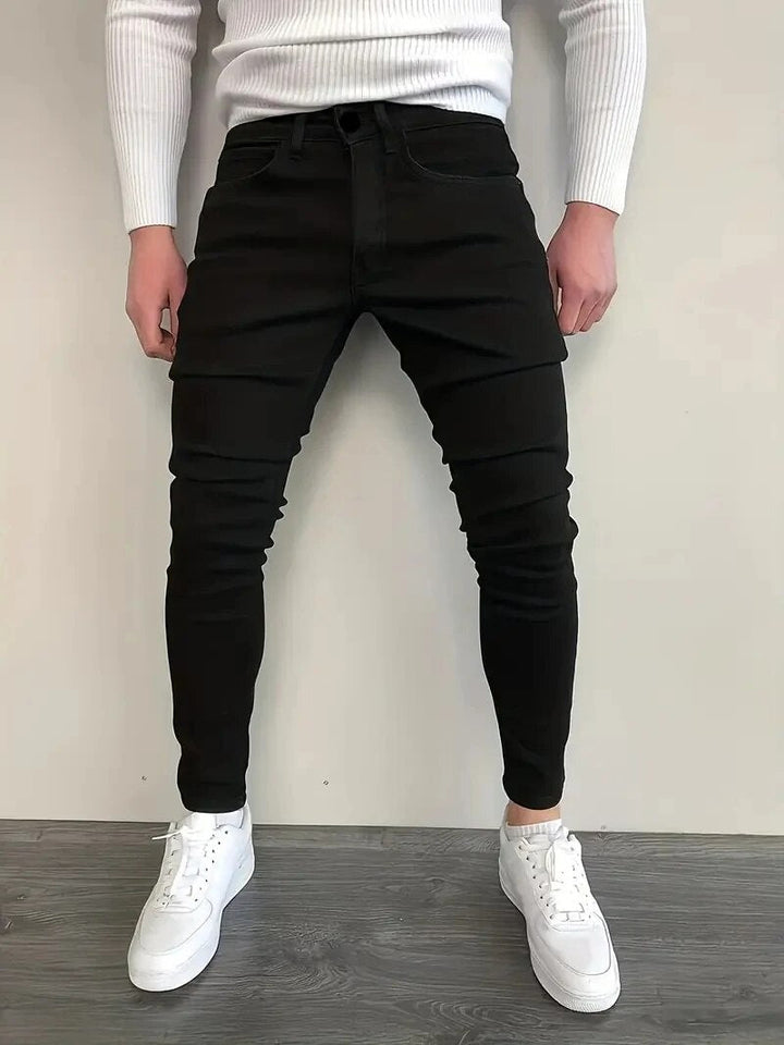 Lichtblauwe heren slim-fit tapered jeans met stretch voor optimaal comfort. Perfecte casual en stijlvolle broek.